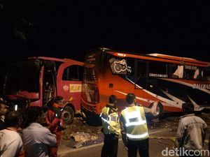 Tabrakan Dua Bus di Banyuwangi, 3 Tewas dan 12 Luka-luka