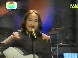 Ini Alasan Dian Pramana Poetra Dimakamkan Satu Liang Lahad dengan Ayahnya Ini Alasan Dian Pramana Poetra Dimakamkan Satu Liang Lahad dengan Ayahnya