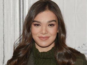 Akhir Pekan Seru Bareng Hailee Steinfeld sampai Dipha Barus Akhir Pekan Seru Bareng Hailee Steinfeld sampai Dipha Barus