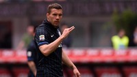 Lukas Podolski dipinjam Inter Milan dari Arsenal untuk sisa musim 2014/15. Namun, Podolski hanya mampu mencetak satu gol dalam 17 pertandingan liga. Di musim panas, pemenang Piala Dunia 2014 bersama Jerman itu hijrah ke Turki bersama Galatasaray, dan kini berkarier di Jepang. Foto: Tullio M. Puglia/Getty Images)