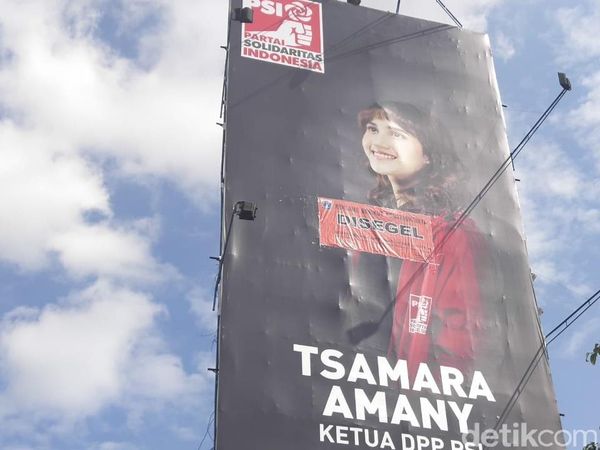 Before After Foto Tsamara Amany Dicopot dari Reklame yang Disegel