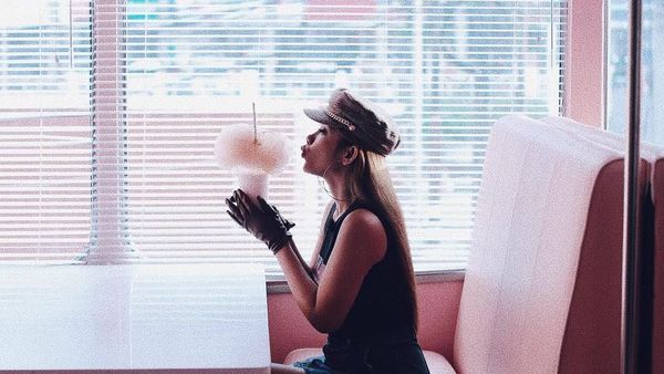 Heboh Video Klip Sensual, Penyanyi Lara Silvy Ternyata Suka Kulineran