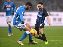 Whoscored mencatat penguasaan bola di angka 50%-50%, kedua tim juga sama-sama mencatatkan 12 tembakan. REUTERS/Alberto Lingria.