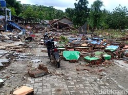 Rumah di Sumur Banten Rata dengan Tanah Diterjang Tsunami