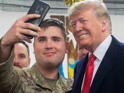 Trump Mendadak Kunjungi Tentara AS di Irak: Kami Tak ingin Jadi Polisi Dunia