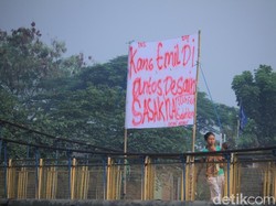 Jembatan Rusak, Warga Rancamanyar Tunggu Desain Ridwan Kamil
