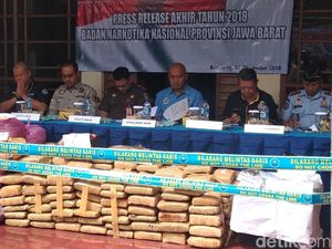Aparat Gabungan Bongkar Pabrik Ganja Sintetis di Lapas Banceuy Aparat Gabungan Bongkar Pabrik Ganja Sintetis di Lapas Banceuy