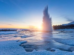 Foto: Fenomena Liburan ke Gunung Meletus