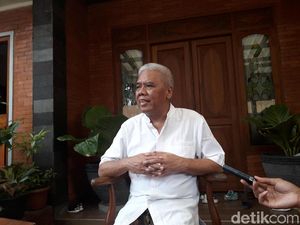 Mbah Putih Tersangka Atur Skor Ditahan di Rutan Polda Metro Jaya Mbah Putih Tersangka Atur Skor Ditahan di Rutan Polda Metro Jaya