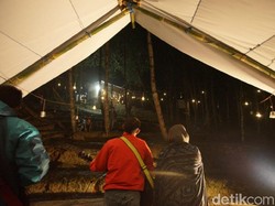 Asyiknya Camping Mewah di Perbukitan Menoreh