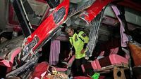 Bertabrakan, 2 Bus Ringsek 3 Penumpangnya Tewas
