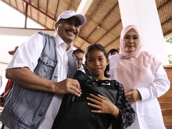 Menpar Puji Balawista yang Bantu Evakuasi Korban Tsunami Selat Sunda