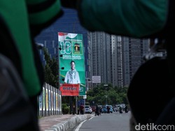 Reklame Rommy Dicopot, PPP: Itu Dipasang Vendor yang Ditunjuk KPU