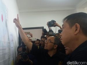 Jonan Pantau Pos Pengamatan Gunung Anak Krakatau di Serang Jonan Pantau Pos Pengamatan Gunung Anak Krakatau di Serang