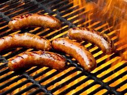 Agar Sosis Tak Alot, Lakukan 5 Trik Ini Saat Bikin BBQ Sosis