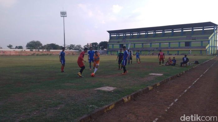 Persiku saat berlatih di Stadion Wergu Wetan Kudus. (Akrom Hazami/detikSport) Persiku saat berlatih di Stadion Wergu Wetan Kudus. (Akrom Hazami/detikSport)