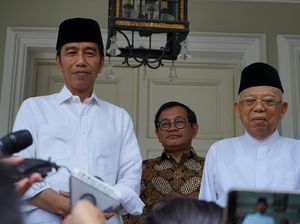 Sebelum ke Konser Putih Bersatu, Jokowi Zikir Bersama di Tennis Indoor Sebelum ke Konser Putih Bersatu, Jokowi Zikir Bersama di Tennis Indoor