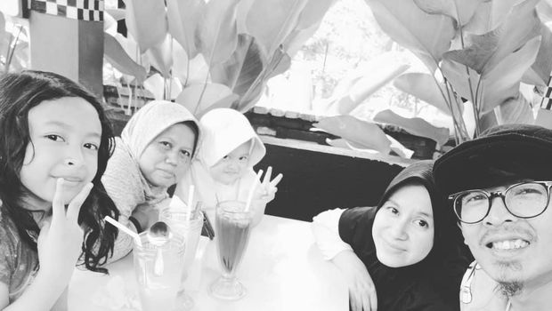 Aa Jimmy dan keluarga