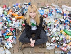 Si Gadis Sampah di Inggris: Dirundung Kawan Sendiri, Didukung Dunia