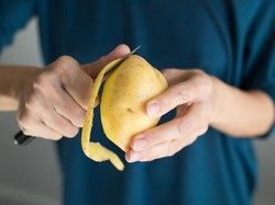 Simak Cara Cepat Mengupas Kentang Tanpa Repot