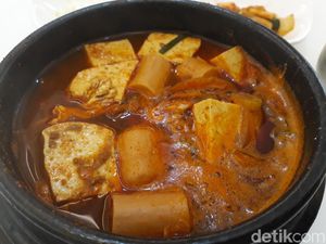 Oppa Korean Food: Gurih Pedas Sundubu Jjigae dan Jjajangmyeon dengan Saus Pasta Kedelai Oppa Korean Food: Gurih Pedas Sundubu Jjigae dan Jjajangmyeon dengan Saus Pasta Kedelai