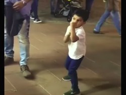 Kesal Dikerjai Penjual Es Krim Turki, Bocah Ini Ajak Berkelahi