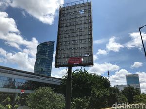 Ide Era Ahok Ganti Tiang Reklame Berbahaya dengan LED Masih Terkendala Ide Era Ahok Ganti Tiang Reklame Berbahaya dengan LED Masih Terkendala