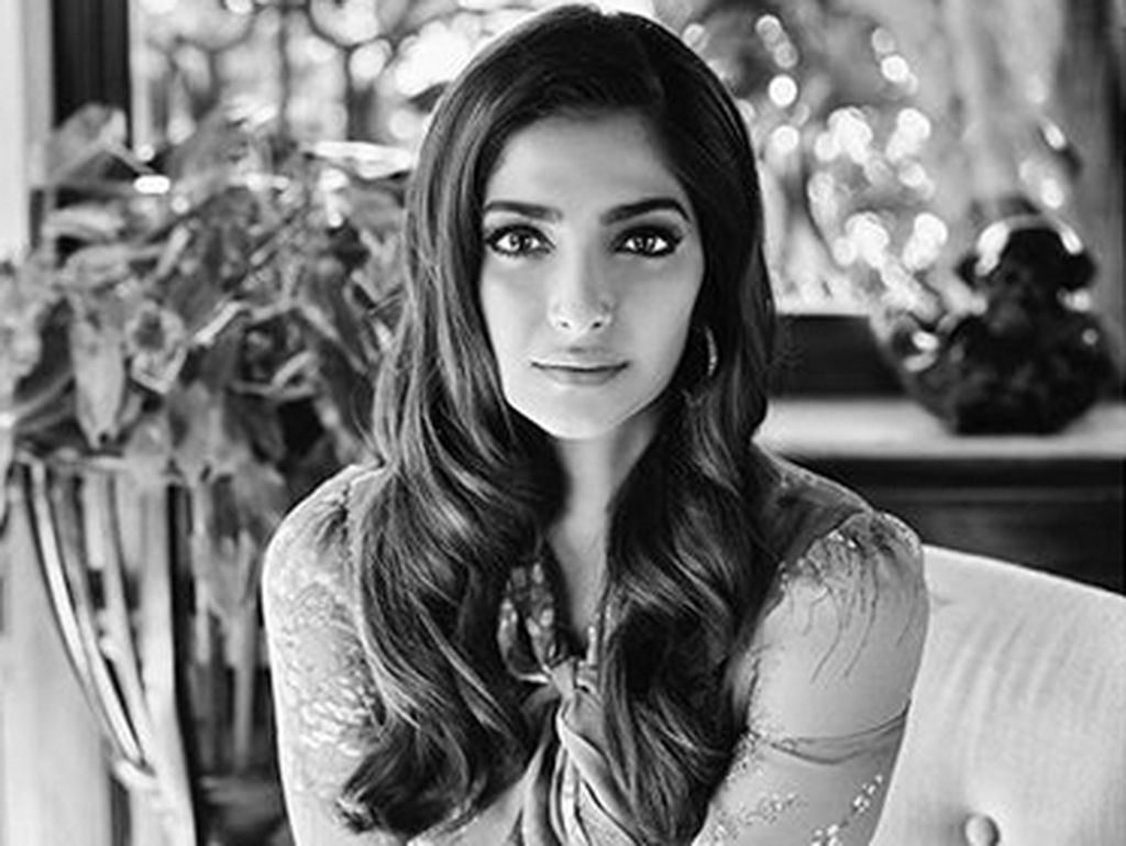 Hitam Putih Sonam Kapoor Hitam Putih Sonam Kapoor