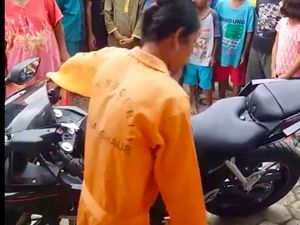 Saat Motor Baru Yamaha R15 Mandi Kembang