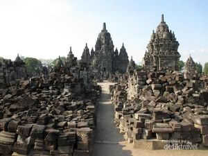 Candi Terbesar Kedua Indonesia Setelah Borobudur, Sewu