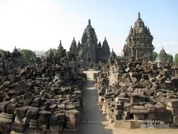 Candi Terbesar Kedua Indonesia Setelah Borobudur, Sewu