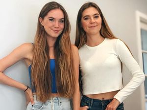 Transformasi Kembar Cantik yang Sembuh dari Jerawat Parah dalam 6 Bulan Transformasi Kembar Cantik yang Sembuh dari Jerawat Parah dalam 6 Bulan