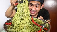 Serunya Tanboy Kun, Vlogger yang Hobi Mukbang Makanan Pedas