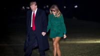 Foto: Melania Trump Disebut Tak Pakai Celana Gara-gara Warna Bajunya Ini