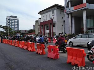 Sudah Bisa Dilewati, Jalan Gubeng Terpantau Padat Merayap