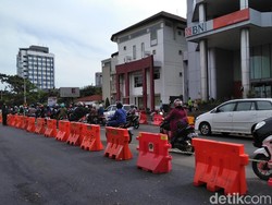 Sudah Bisa Dilewati, Jalan Gubeng Terpantau Padat Merayap