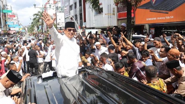 (EMB) Adu Strategi Media Sosial TKN dan BPN
