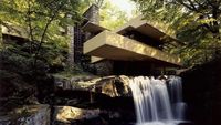 Menclok di Air Terjun, Lho Kok Iso?