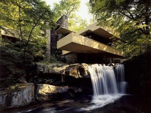 Menclok di Air Terjun, Lho Kok Iso?