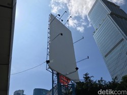 Foto Tsamara Amany Tak Ada Lagi di Reklame yang Disegel