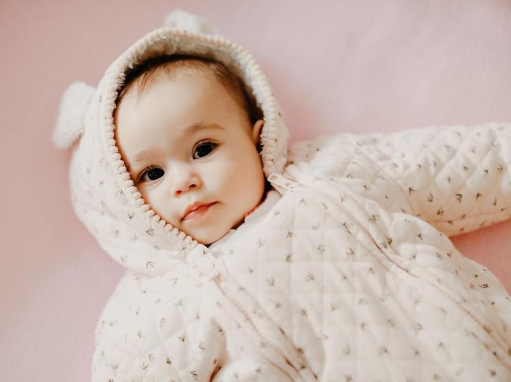 20 Nama Bayi Perempuan dengan Arti Bersinar