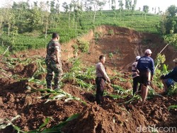 Lereng 70 Meter di Trenggalek Longsor, Ancam Rumah Warga di Bawah