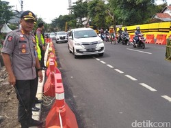 Polisi: Jangan Berhenti dan Nyalakan Kembang Api di Jalan Gubeng