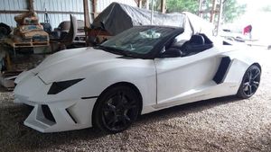 Penampakan Lamborghini Seharga Innova yang Bikin Curiga