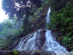Libur Akhir Tahun, Gua Tetes di Lumajang Diserbu Wisatawan