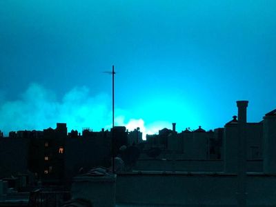 Silau! Kilatan Cahaya Biru di Langit Kejutkan Warga New York
