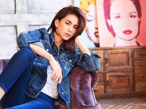 Gaya Aktris Cantik yang Hadiahi Suaminya Lamborghini Rp 6,5 Miliar