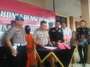 2 Pria Bugil dalam Mobil di Pati Sedang Perjalanan Madura-Jakarta 2 Pria Bugil dalam Mobil di Pati Sedang Perjalanan Madura-Jakarta
