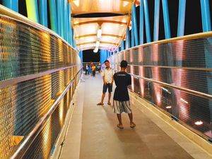 Video: JPO Sumarno, Penyeberangan Sarat Fungsi & Asyik Buat Selfie