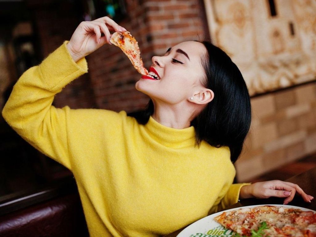 8 Trik Ngemil Sehat yang Cegah Berat Badan Naik 8 Trik Ngemil Sehat yang Cegah Berat Badan Naik